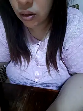 Snapshot of Madam-bezoul- chatting on November 2025 07:19:01 AM Madam-bezoul- online show from November 2025 07:19:01 AM