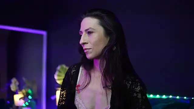 Snapshot of RubyRosa chatting on October 2025 10:11:01 PM RubyRosa online show from October 2025 10:11:01 PM