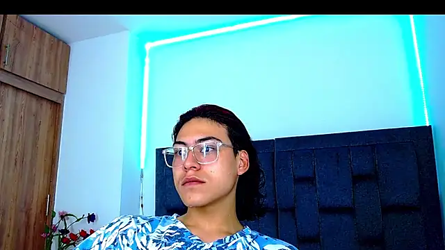 dirty model online show from October 2025 08:37:02 PM