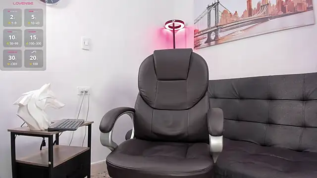 Snapshot of Dash_Bukoski chatting on October 2025 11:32:02 AM Dash Bukoski online show from October 2025 11:32:02 AM