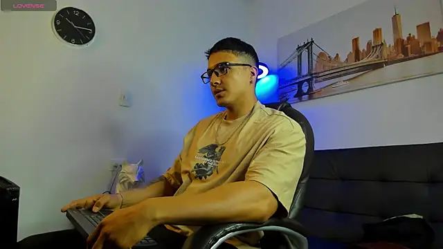 Snapshot of Dash_Bukoski chatting on January 2026 12:53:02 PM Dash Bukoski online show from January 2026 12:53:02 PM