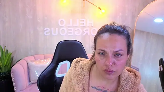 Jade Jones a online show from November 2025 03:49:02 AM