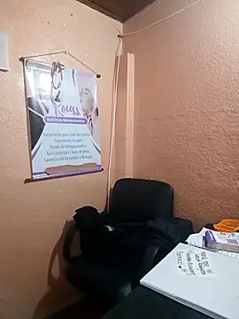 Mia-Glow online show from November 2025 12:59:02 PM