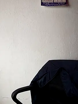 Mia-Glow online show from March 2026 01:29:02 PM