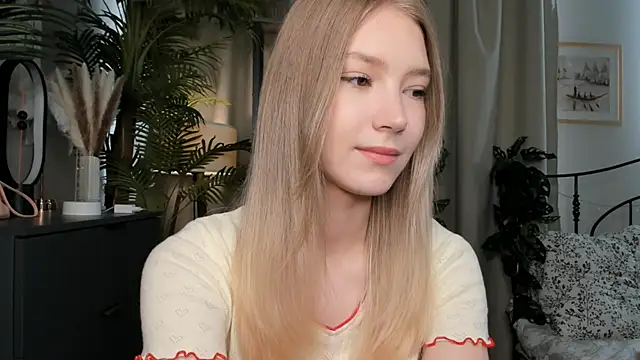 Snapshot of ChinBonnell chatting on September 2025 05:50:01 AM ChinBonnell online show from September 2025 05:50:01 AM