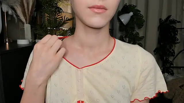 Snapshot of ChinBonnell chatting on September 2025 05:41:02 AM ChinBonnell online show from September 2025 05:41:02 AM