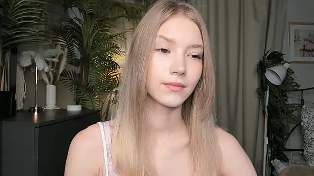 Snapshot of ChinBonnell chatting on October 2025 05:40:01 AM ChinBonnell online show from October 2025 05:40:01 AM