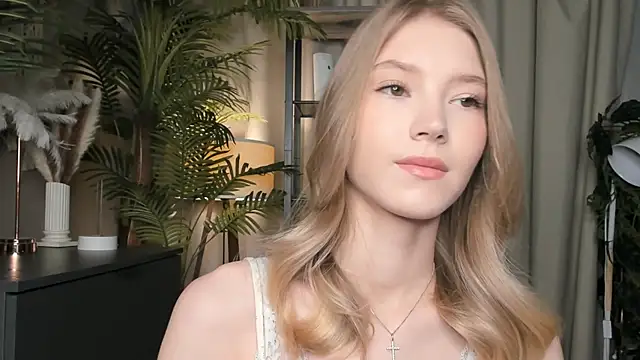 Snapshot of ChinBonnell chatting on November 2025 05:39:01 AM ChinBonnell online show from November 2025 05:39:01 AM