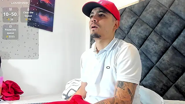 OwenStonne  online show from November 2025 12:05:02 PM