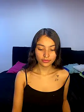 Snapshot of hotwife26 chatting on November 2025 03:55:02 PM hotwife26 online show from November 2025 03:55:02 PM