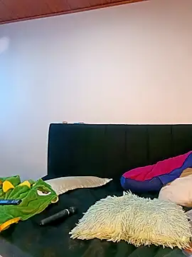 Snapshot of hotwife26 chatting on December 2025 03:10:01 PM hotwife26 online show from December 2025 03:10:01 PM