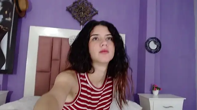 Snapshot of ChiaraLudovica chatting on September 2025 02:39:02 PM ChiaraLudovica online show from September 2025 02:39:02 PM