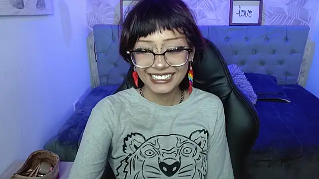 Nyxie tk online show from October 2025 07:55:01 PM