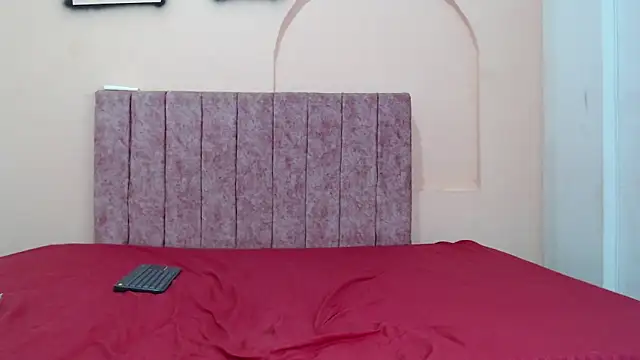 Snapshot of aiiram_hard_sex chatting on December 2025 01:10:01 AM aiiram hard sex online show from December 2025 01:10:01 AM