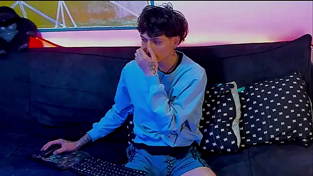 Dioniso guy8 online show from April 2026 09:02:01 PM