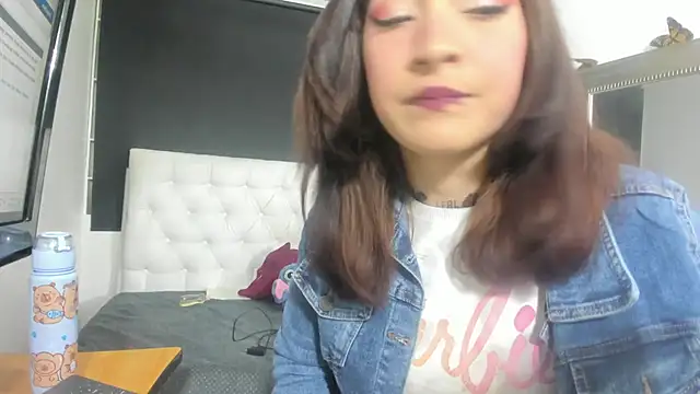 Snapshot of evelynesex chatting on September 2025 01:44:01 AM evelynesex online show from September 2025 01:44:01 AM