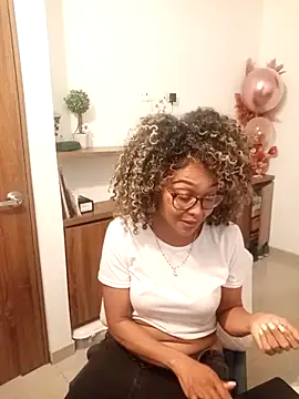 BiiancaEstradaa online show from September 2025 02:45:01 AM