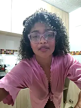 Snapshot of BiiancaEstradaa chatting on June 2026 01:28:02 AM BiiancaEstradaa online show from June 2026 01:28:02 AM
