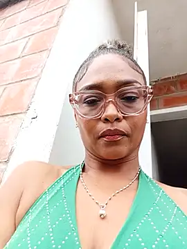 Snapshot of BiiancaEstradaa chatting on July 2026 01:28:01 PM BiiancaEstradaa online show from July 2026 01:28:01 PM