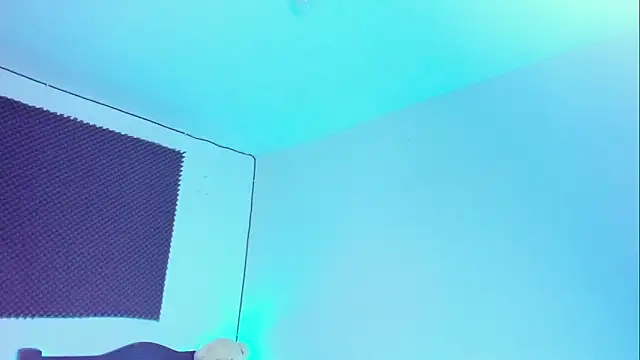 Ellope  online show from November 2025 10:09:01 PM