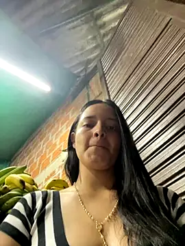 Mia jhoonson online show from November 2025 10:25:02 AM