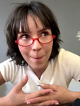 Snapshot of Adry_Bach_ chatting on September 2025 09:25:02 PM Adry Bach online show from September 2025 09:25:02 PM