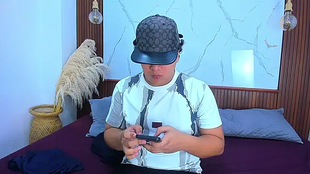 Naim Bennetsex online show from November 2025 03:33:02 PM