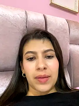 Snapshot of Lenapink19 chatting on November 2025 08:30:01 PM Lenapink19 online show from November 2025 08:30:01 PM