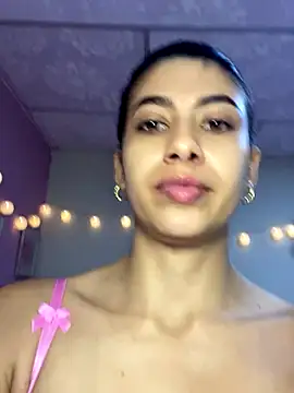 Snapshot of Lenapink19 chatting on November 2025 11:38:01 PM Lenapink19 online show from November 2025 11:38:01 PM