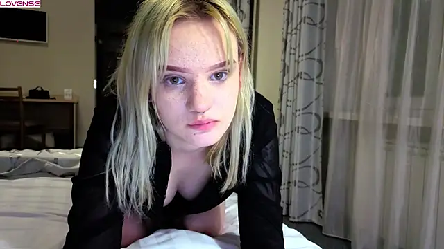 Elieiza xo online show from May 2026 05:20:01 PM