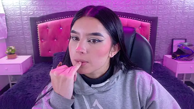 Natalie loffreda online show from February 2026 03:26:01 AM