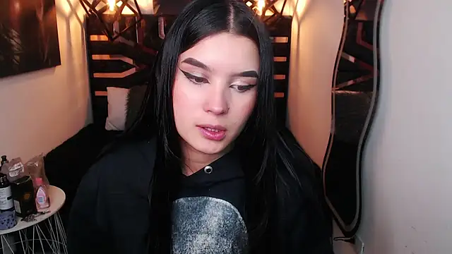 Natalie loffreda online show from April 2026 08:09:01 PM