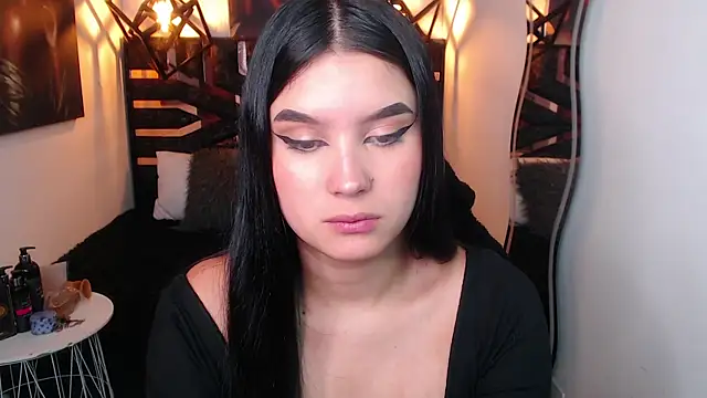 Natalie loffreda online show from April 2026 07:52:02 PM