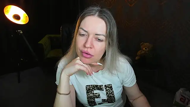 Anna Snows online show from March 2026 05:13:02 PM