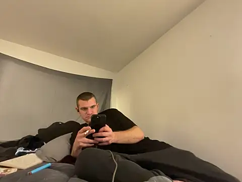 cumitted online show from December 2025 04:18:02 AM