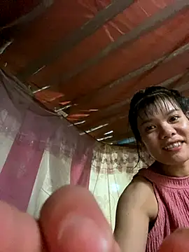 Snapshot of PhanHaa chatting on October 2025 11:53:02 AM PhanHaa online show from October 2025 11:53:02 AM