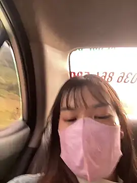 Snapshot of PhanHaa chatting on November 2025 01:38:02 AM PhanHaa online show from November 2025 01:38:02 AM