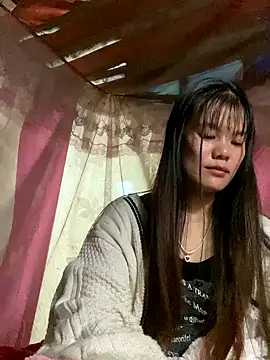 Snapshot of PhanHaa chatting on November 2025 01:44:01 PM PhanHaa online show from November 2025 01:44:01 PM