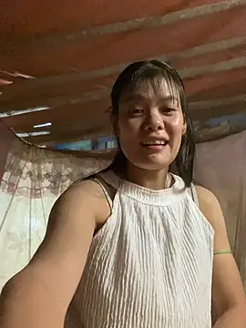 Snapshot of PhanHaa chatting on November 2025 12:37:02 PM PhanHaa online show from November 2025 12:37:02 PM