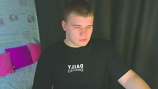 Snapshot of kittenmurr chatting on September 2025 07:40:02 PM kittenmurr online show from September 2025 07:40:02 PM