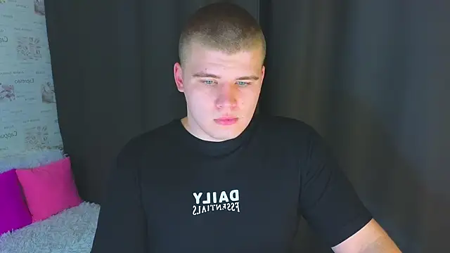 Snapshot of kittenmurr chatting on October 2025 03:53:01 PM kittenmurr online show from October 2025 03:53:01 PM