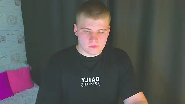 Snapshot of kittenmurr chatting on October 2025 02:47:02 PM kittenmurr online show from October 2025 02:47:02 PM