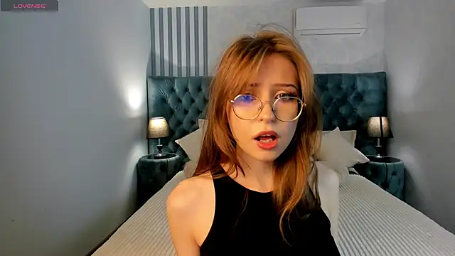 Snapshot of Grace_blush chatting on September 2025 06:40:01 AM Grace blush online show from September 2025 06:40:01 AM