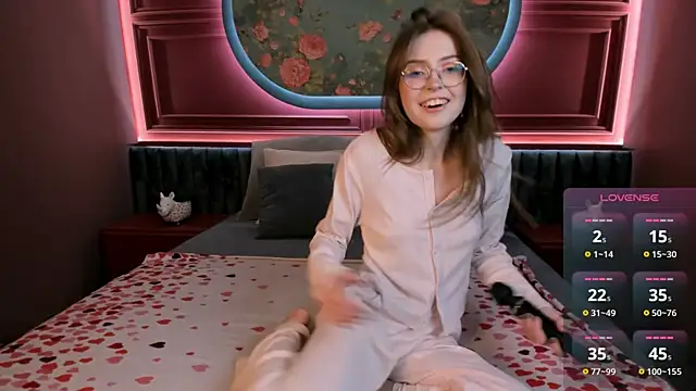 Snapshot of Grace_blush chatting on October 2025 08:13:01 AM Grace blush online show from October 2025 08:13:01 AM