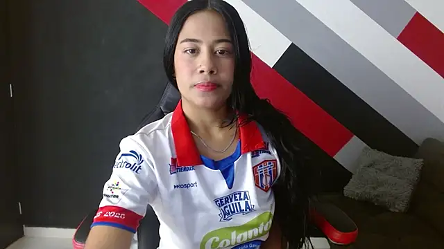 Snapshot of NatiHoran chatting on October 2025 11:32:02 PM NatiHoran online show from October 2025 11:32:02 PM