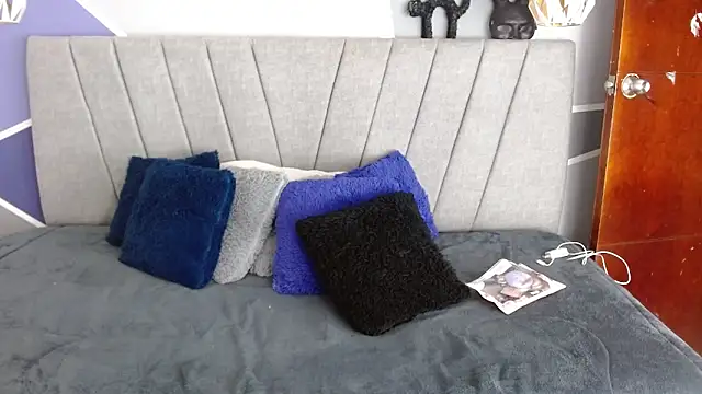 Snapshot of NatiHoran chatting on November 2025 11:51:02 PM NatiHoran online show from November 2025 11:51:02 PM