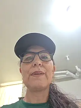 Snapshot of swity_foster chatting on May 2026 06:25:01 PM swity foster online show from May 2026 06:25:01 PM