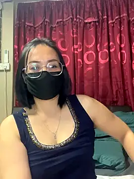 Snapshot of melyiaaa chatting on December 2025 02:37:01 PM melyiaaa online show from December 2025 02:37:01 PM