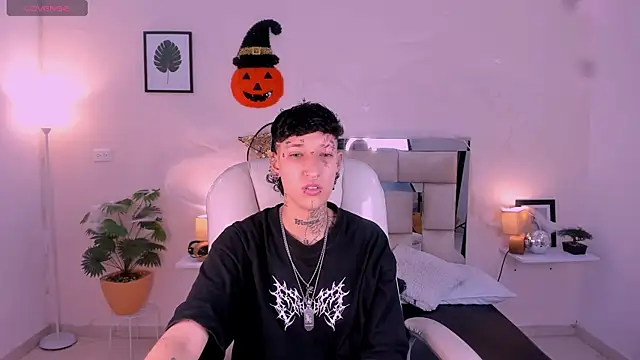 Luci Rose online show from October 2025 02:33:01 AM