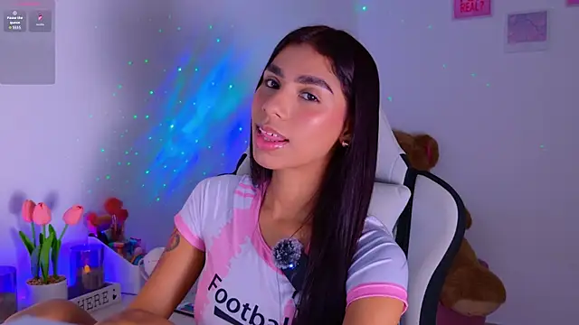 BrunetteAdams001 online show from November 2025 04:22:02 AM